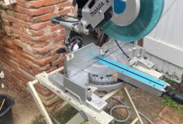 Location outil Scie à onglet radiale électrique Makita près de Larra
