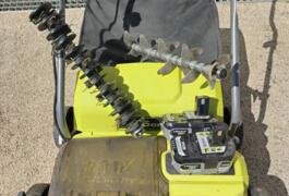 Location outil Scarificateur démousseur électrique Ryobi près de Le Boupère