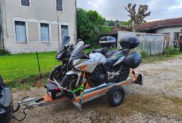 Location outil Remorque porte moto Moins de 750kg près de Val-Revermont