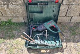 Location outil Burineur perforateur électrique Bosch près de Quimper