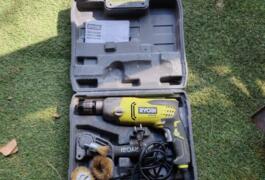 Location outil Perceuse à percussion Sans-fil Ryobi près de Hostens