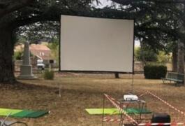 Location outil Ecran de projection professionnel 2x3m  près de Alès
