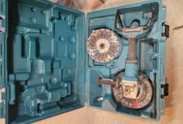 Location outil Meuleuse makita 18v 260 mm  Makita près de Pluvigner