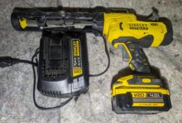 Location outil Pistolet à mastic  Stanley près de Jouy-le-Moutier
