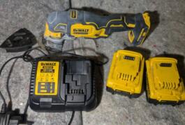 Location outil Outil multifonction électrique Dewalt près de Jouy-le-Moutier