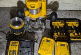 Location outil Défonceuse à bois électrique Dewalt près de Jouy-le-Moutier