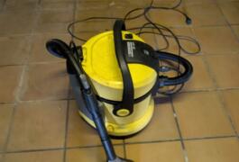 Location outil Shampouineuse  Karcher près de Jouy-le-Moutier