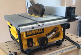 Location outil Scie sur table électrique Dewalt près de Morlanne