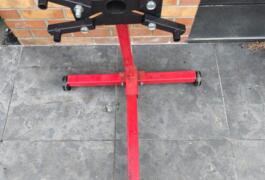 Location outil Support moteur voiture réversible  près de Marquette-lez-Lille