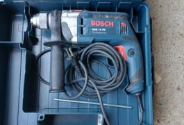 Location outil Perceuse à percussion électrique Bosch près de La Chapelle-sur-Erdre