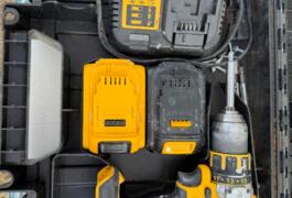 Location outil Perceuse visseuse Sans-fil Dewalt près de Lherm