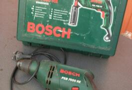 Location outil Perceuse à percussion électrique Bosch près de Rouffach