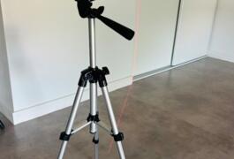 Location outil Laser en croix avec trépied  Parkside près de Persan
