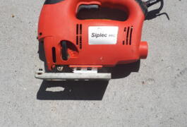 Location outil Scie sauteuse 750 w  près de Grenoble