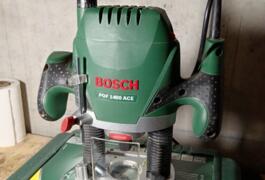 Location outil Défonceuse à bois électrique Bosch près de Acigné