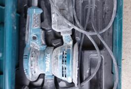 Location outil Ponceuse électrique Makita près de La Chapelle-sur-Erdre