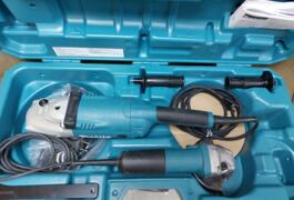 Location outil Meuleuse 230mm Makita près de Meyrieu-les-Étangs