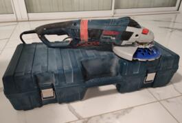 Location outil Meuleuse disqueuse 230mm Bosch près de Néris-les-Bains
