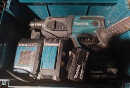 Location outil Burineur perforateur électrique Makita près de Saivres