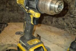 Location outil Perceuse visseuse Sans-fil Dewalt près de Saint-Priest