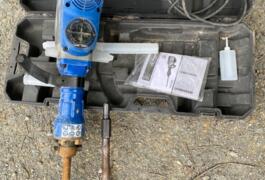 Location outil Marteau piqueur électrique près de Irodouër