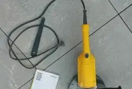 Location outil Disqueuse diamant  Dewalt près de Novillars