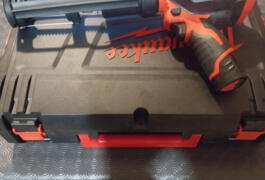 Location outil Pistolet silicone sur accu  Milwaukee près de Rehon