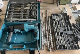 Location outil Burineur perforateur Électrique Makita près de Treize-Septiers