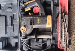 Location outil Burineur perforateur Électrique Fartools près de La Chapelle-Heulin