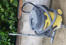 Location outil Aspirateur eau poussière Électrique Karcher près de Brevilliers