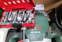 Location outil Défonceuse à bois Électrique Bosch près de Montélimar