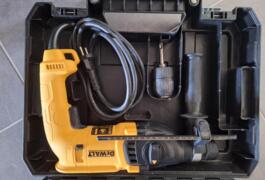 Location outil Burineur perforateur Électrique Dewalt près de Lyon