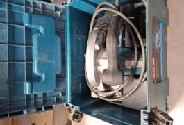 Location outil Scie circulaire Électrique Makita près de Montrabé