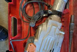 Location outil Marteau piqueur Électrique près de Montrabé