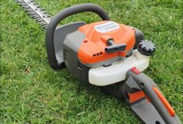Location outil Taille haie thermique Husqvarna près de Flancourt-Crescy-en-Roumois