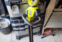 Location outil Taille haie Électrique Ryobi près de Parempuyre