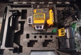 Location outil Niveau laser Dewalt près de Saint-Clair-sur-Epte