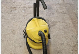 Location outil Aspirateur eau poussière Électrique Karcher près de Corbas