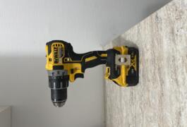 Location outil Perceuse Électrique Dewalt près de Chelles
