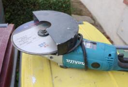 Location outil Meuleuse Électrique Makita près de Ligny-en-Cambrésis