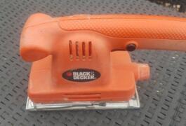 Location outil Ponceuse Électrique Black et decker près de Lyon