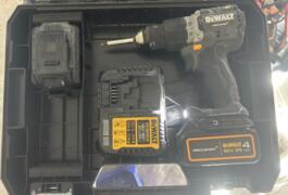 Location outil Perceuse Sans-fil Dewalt près de Pelousey