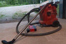 Location outil Aspirateur eau poussière Électrique Hilti près de Mouthier-Haute-Pierre
