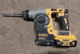 Location outil Burineur perforateur Électrique Dewalt près de Mahalon