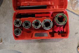 Location outil Taraud et filière près de Brest