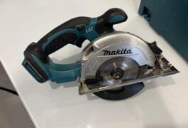 Location outil Scie circulaire Makita près de Madirac