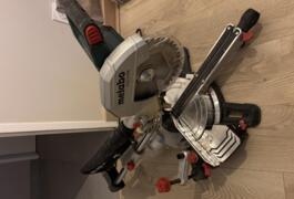 Location outil Scie à onglet Électrique Metabo près de Madirac