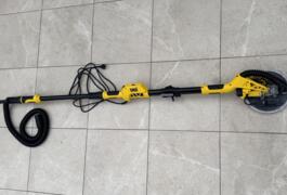 Location outil Ponceuse girafe Électrique Stanley près de Saint-Arnoult-en-Yvelines