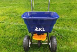 Location outil Épandeur Manuel Aeg près de Archamps