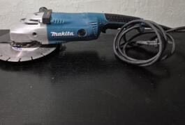 Location outil Meuleuse Électrique Makita près de Villabé